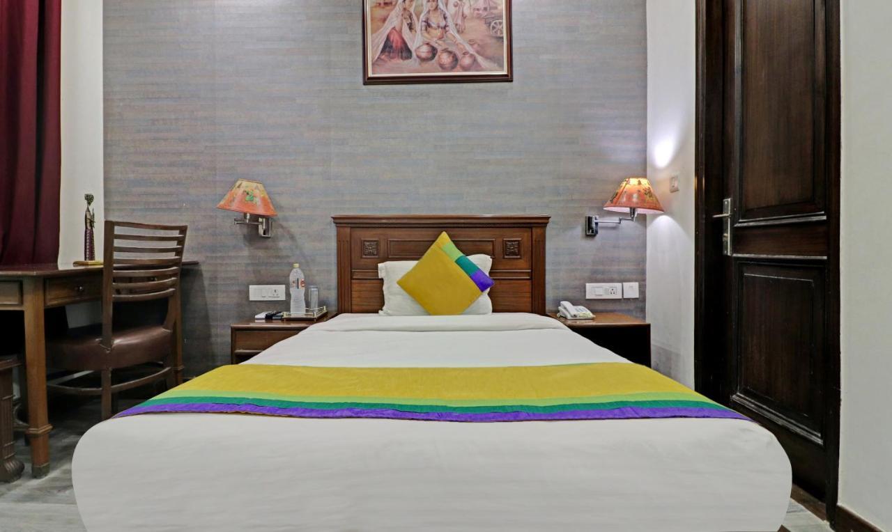 Itsy Hotels Hamlets Stay Ноида Екстериор снимка