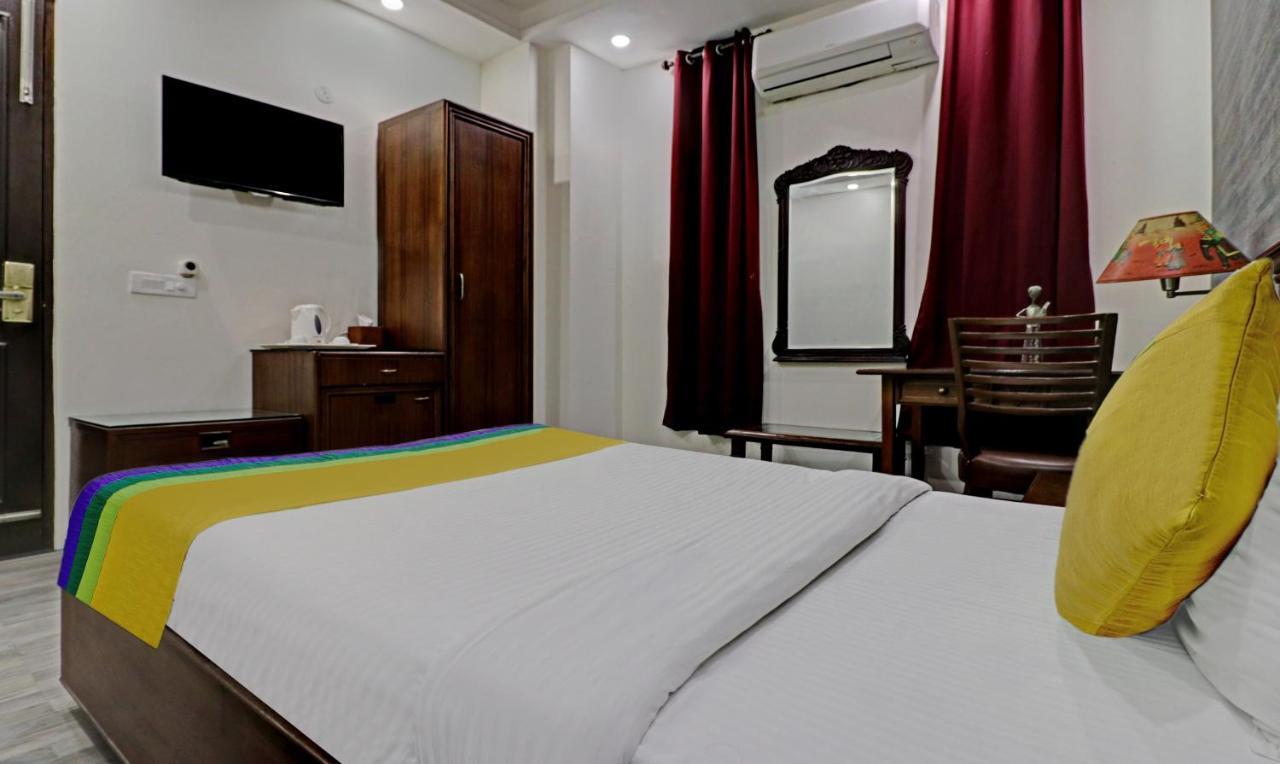 Itsy Hotels Hamlets Stay Ноида Екстериор снимка