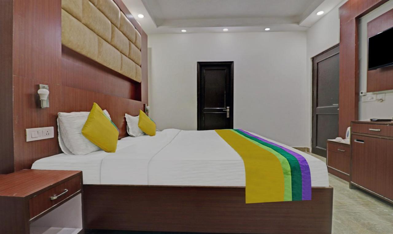 Itsy Hotels Hamlets Stay Ноида Екстериор снимка