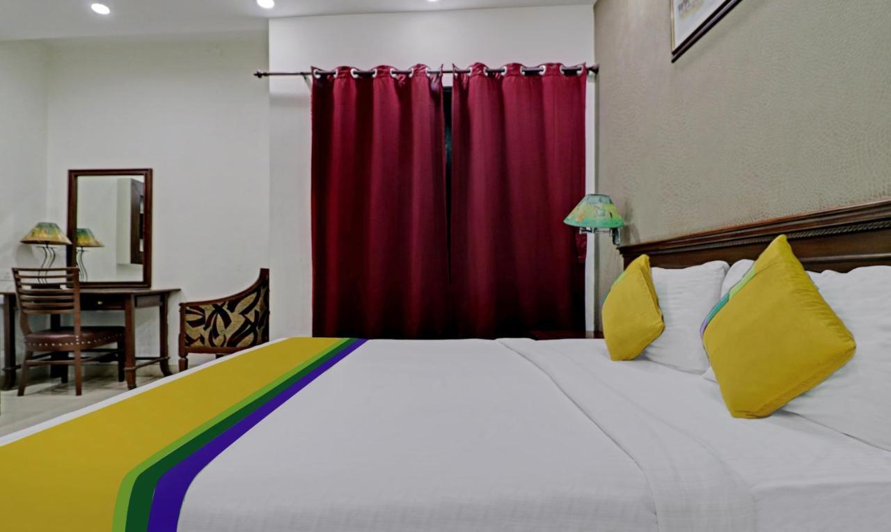 Itsy Hotels Hamlets Stay Ноида Екстериор снимка