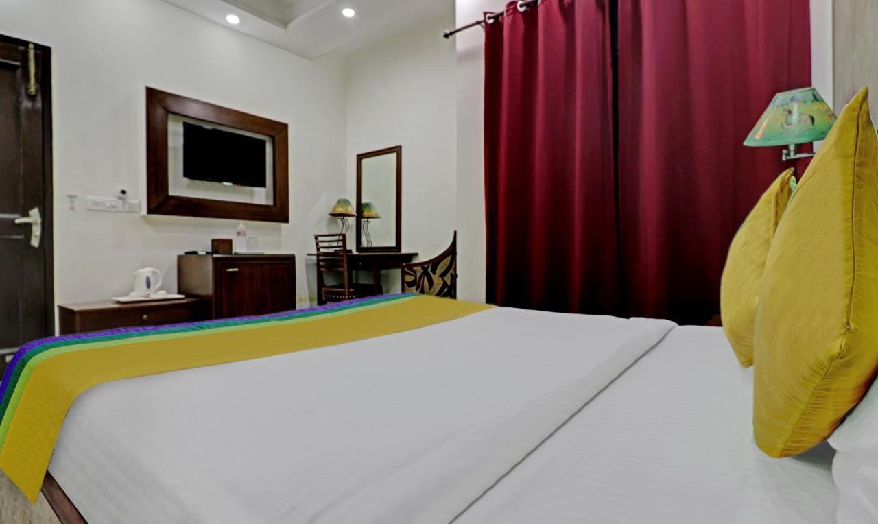 Itsy Hotels Hamlets Stay Ноида Екстериор снимка
