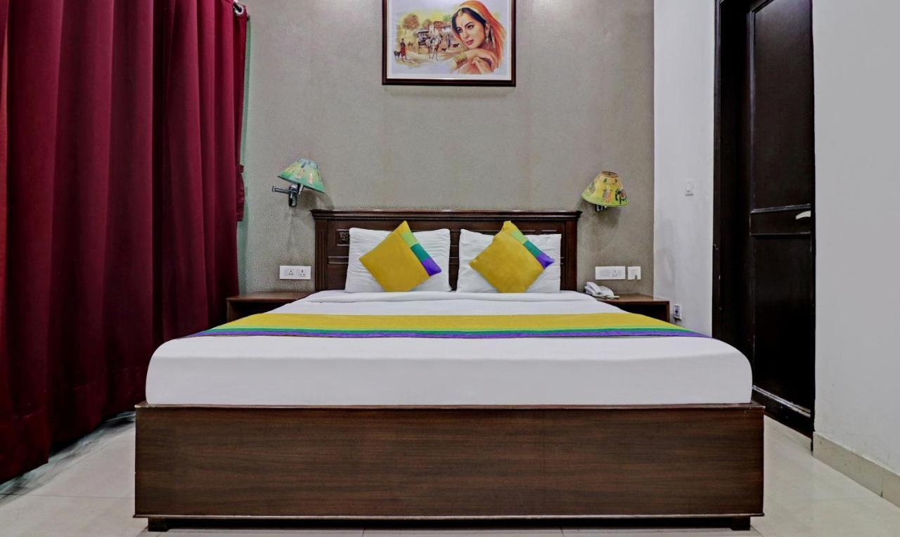 Itsy Hotels Hamlets Stay Ноида Екстериор снимка