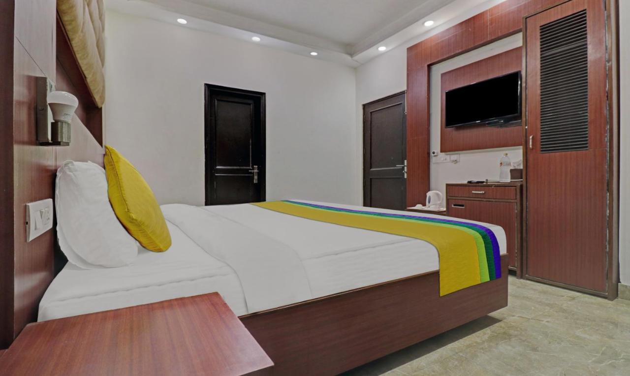 Itsy Hotels Hamlets Stay Ноида Екстериор снимка