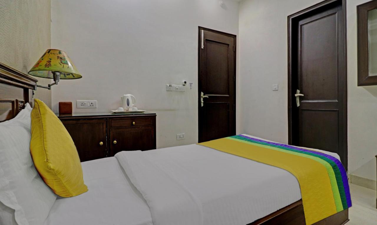 Itsy Hotels Hamlets Stay Ноида Екстериор снимка